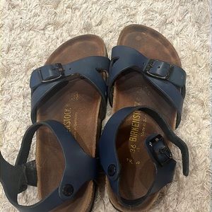 Navy blue Birkenstock’s